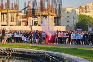 Universitatea Craiova - Rapid »  Dobre, OUT din primul 11 + Suporterii olteni așteaptă echipa în stradă