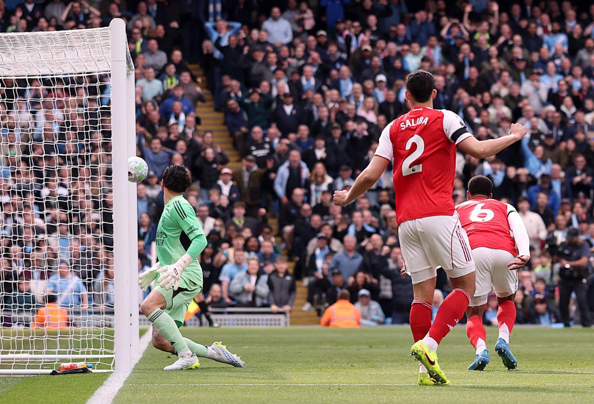 GAME ON! Manchester City a bătut-o pe Arsenal și finalul sezonului în Premier League devine dramatic