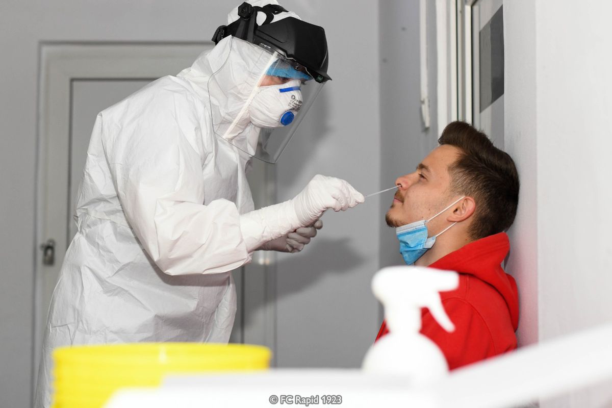 Rapid în ofsaid: jucătorii și staff-ul au încălcat protocoul MTS! Imaginea de la antrenamentul giuleștenilor