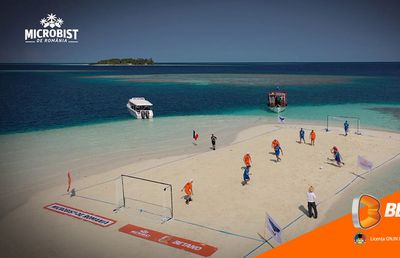 Românii vor realiza o premieră mondială în fotbal, pe un teren „fantomă”