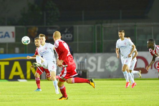 Cristi Manea (23 de ani) a cucerit al 4-lea titlu consecutiv cu CFR Cluj. Fundașul dreapta îi plânge de milă lui Dragoș Nedelcu (24 de ani), fostul său coleg, aflat în acest moment sub contract cu FCSB.
