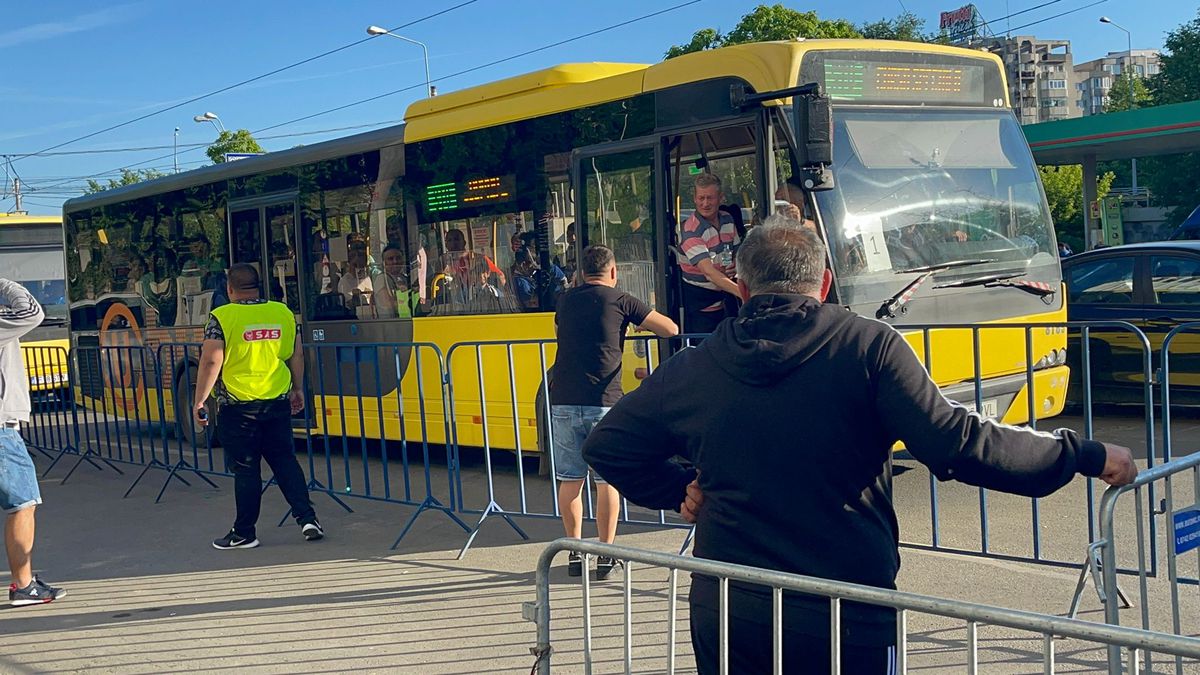 Sepsi - FC Voluntari. 10 autocare din Voluntari au venit în Giulești