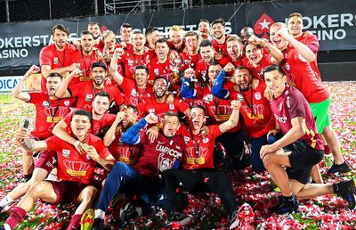 „Toată lumea voia ca CFR Cluj să piardă!” » Nelu Varga, totul despre titlu: „Acesta a fost cel mai scump trofeu!”