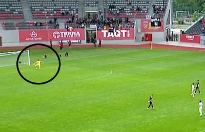 Assist al portarului în SuperLigă! Cum s-a transformat în pasă decisivă degajarea de pe 6 metri