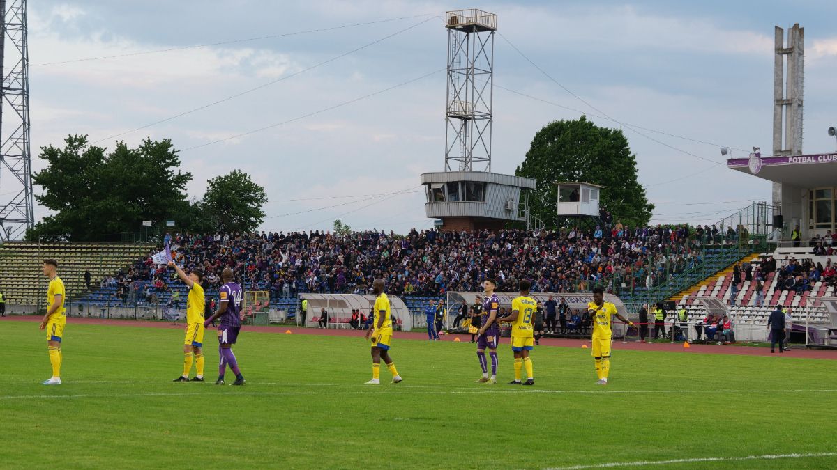 Final dramatic la retrogradare: Chindia revine de la 0-2, dar pică în B! FC Argeș, duel „șoc” cu Dinamo/Oțelul + FCU Craiova câștigă play-out-ul și va fi gazdă în barajul pentru Europa