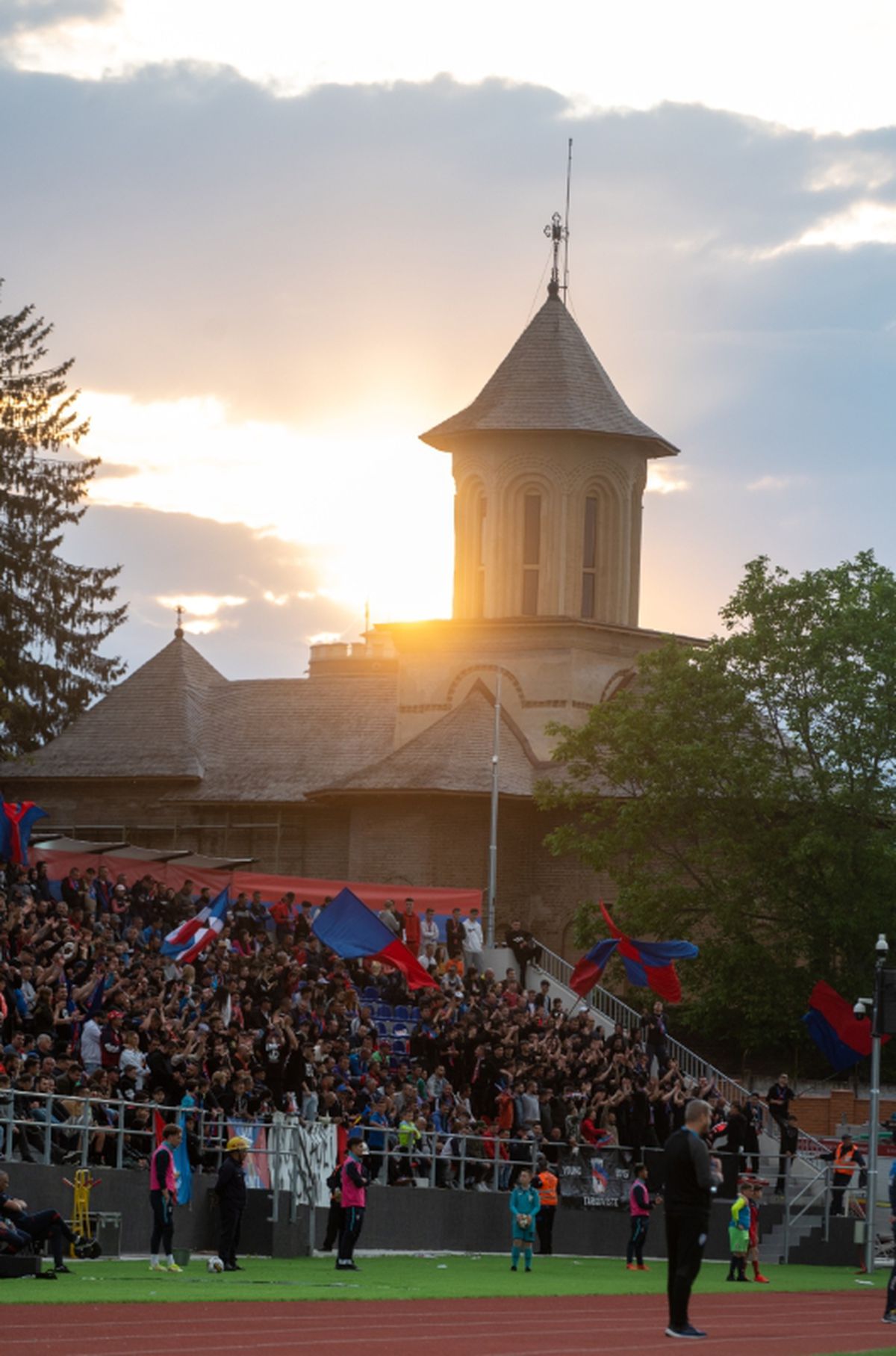 Final dramatic la retrogradare: Chindia revine de la 0-2, dar pică în B! FC Argeș, duel „șoc” cu Dinamo/Oțelul + FCU Craiova câștigă play-out-ul și va fi gazdă în barajul pentru Europa