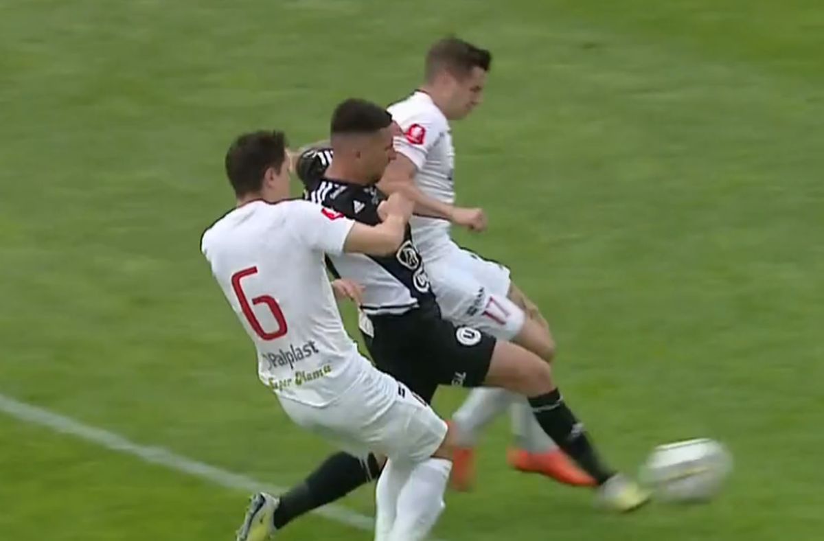 Assist al portarului în SuperLigă! Cum s-a transformat în pasă decisivă degajarea de pe 6 metri