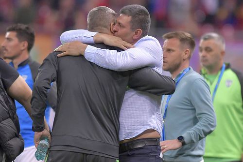 Ciobotariu, îmbrățișat de Bogdan Bălănescu, directorul general de la FC Voluntari