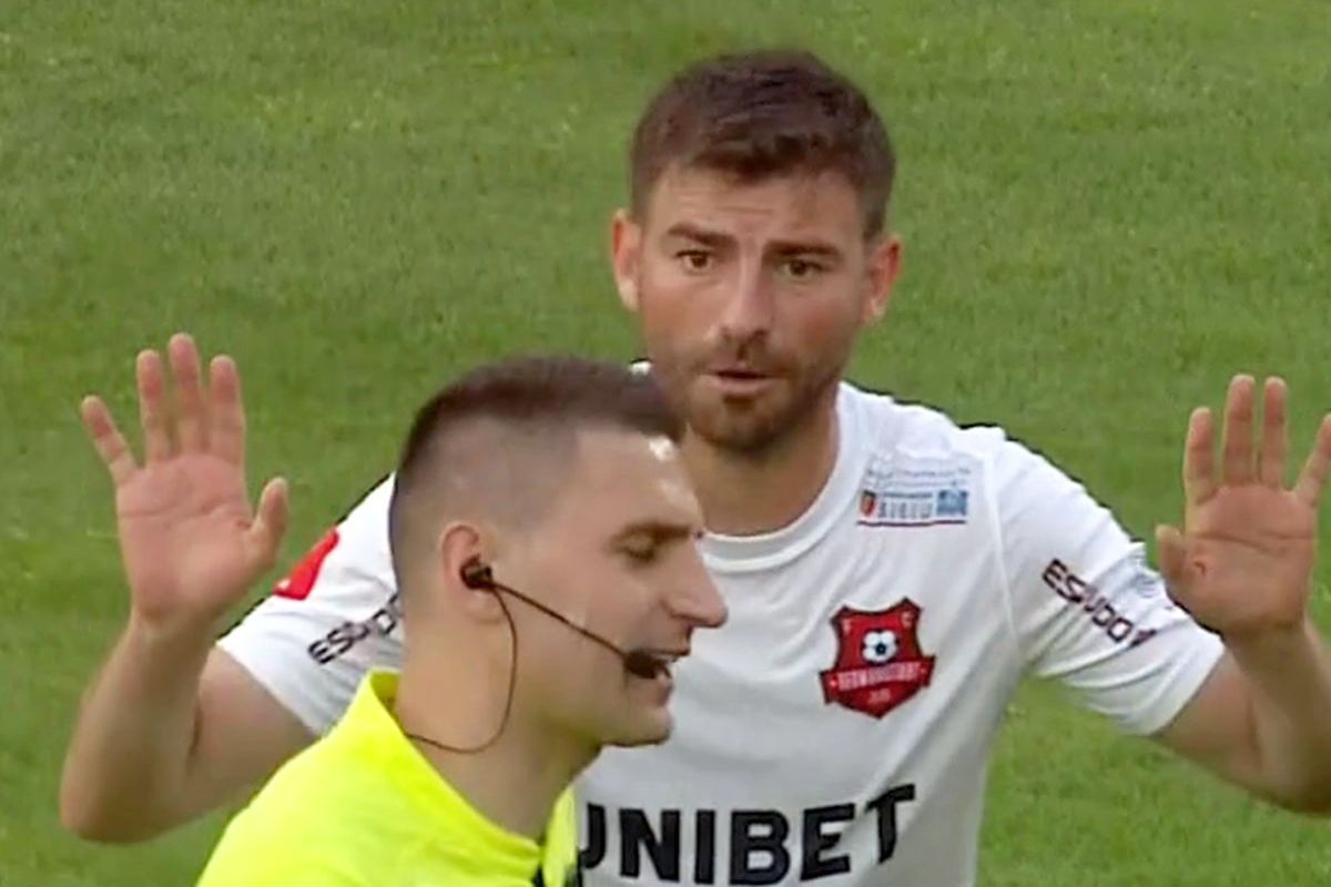 Meci decis în Liga 1 de un penalty bizar: „N-am văzut că i-a pus piedică! Dar nefiind VAR...”