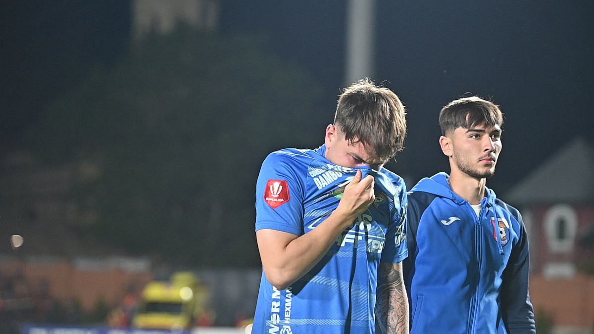 Epilogul luptei pentru salvarea de la retrogradare » Imaginile durerii la Târgoviște: jucătorii Chindiei, în lacrimi + Sărbătoare la FC Argeș
