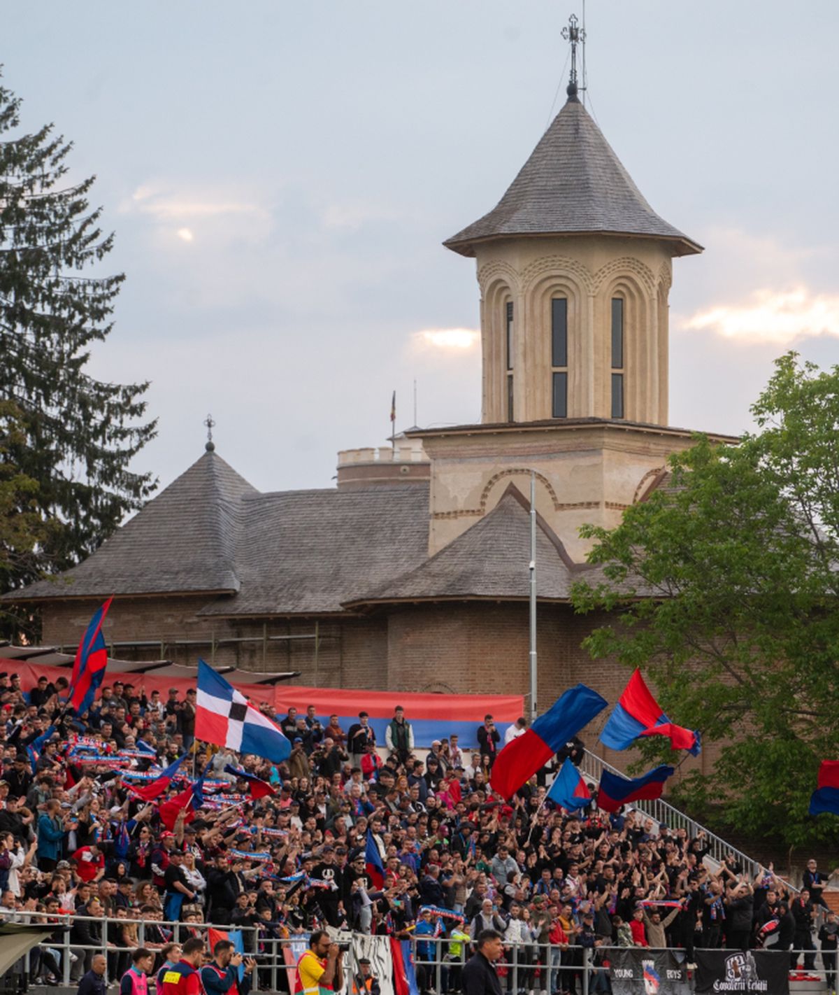 Final dramatic la retrogradare: Chindia revine de la 0-2, dar pică în B! FC Argeș, duel „șoc” cu Dinamo/Oțelul + FCU Craiova câștigă play-out-ul și va fi gazdă în barajul pentru Europa