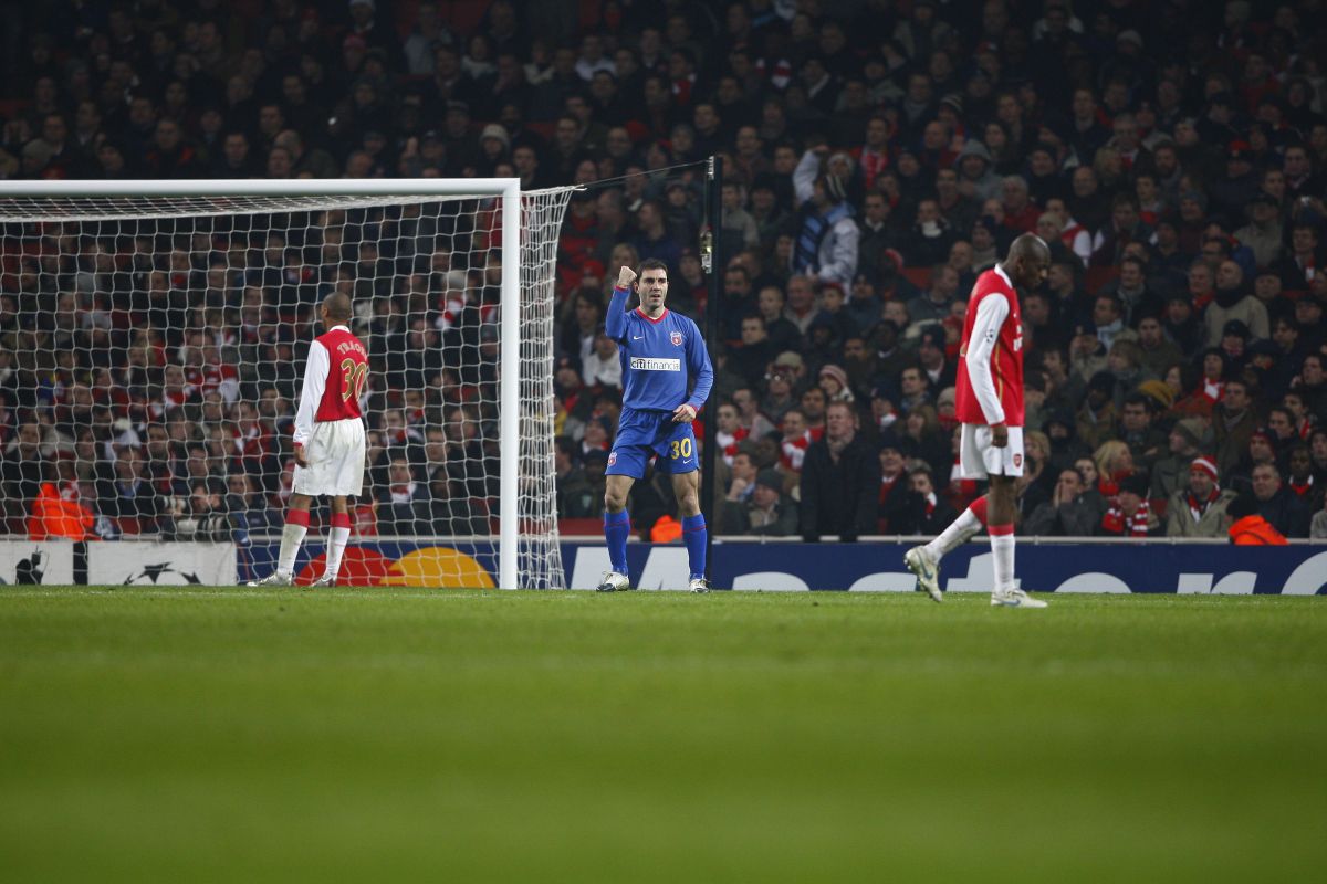 Îl mai ții minte pe românul care i-a dat gol lui Arsenal pe Emirates? E noul campion al României în Superliga feminină