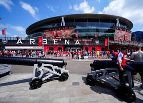 Titlul în Premier League se decide ASTĂZI! Arsenal speră într-o minune, Manchester City e la mâna ei » Echipele de start