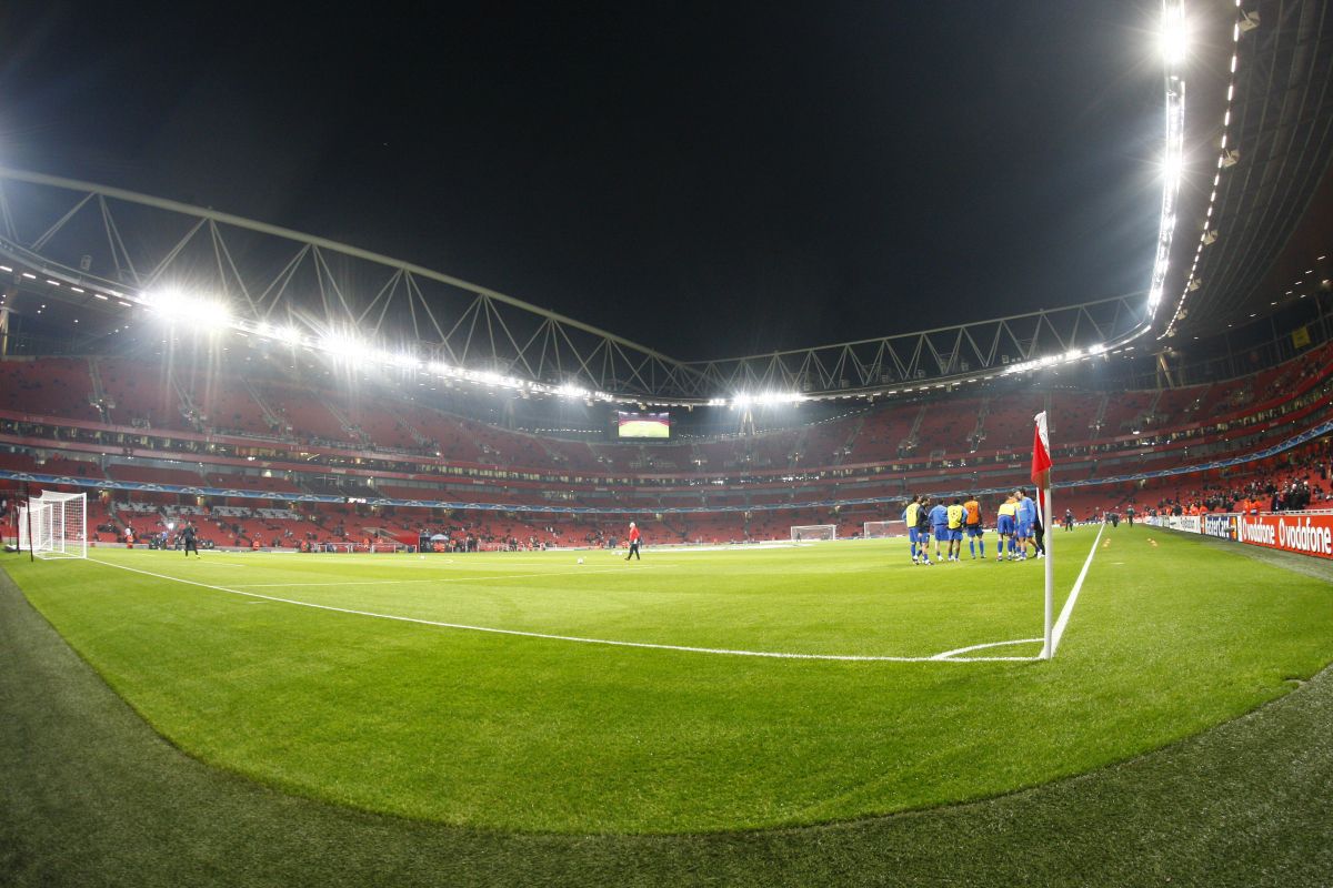 Îl mai ții minte pe românul care i-a dat gol lui Arsenal pe Emirates? E noul campion al României în Superliga feminină