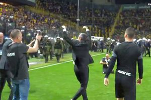 Ce performanță pentru Răzvan Lucescu! CAMPION cu PAOK pentru a doua oară » Haos pe gazon la final, au intrat scutierii!