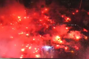 „Au dat foc” stadionului! Fiesta incendiară la Salonic, după ce PAOK a cucerit al patrulea ei titlu din istorie + Imagini de pe stadion