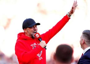 Momente fabuloase pe Anfield! » Jurgen Klopp a început să scandeze la microfon numele noului antrenor al lui Liverpool, după discursul de adio