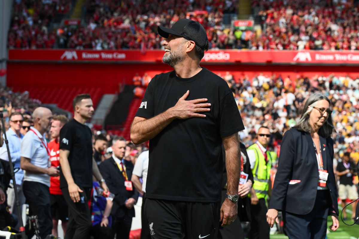 Un stadion pentru Jurgen Klopp! Fanii lui Liverpool, scenografie emoționantă, la despărțirea de antrenor. Germanul, în lacrimi