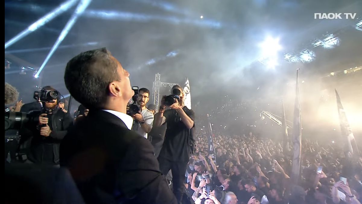 Ce performanță pentru Răzvan Lucescu! CAMPION cu PAOK pentru a doua oară » Haos pe gazon la final, au intrat scutierii!