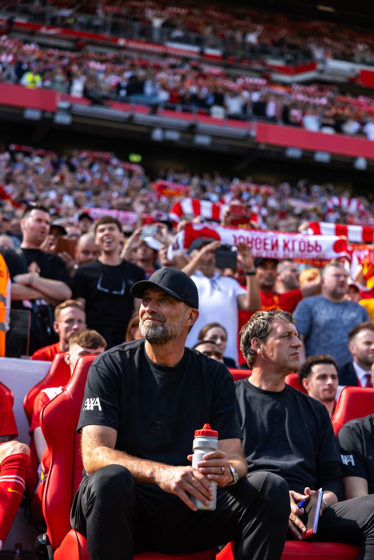 Momente fabuloase pe Anfield! » Jurgen Klopp a început să scandeze la microfon numele noului antrenor al lui Liverpool, după discursul de adio