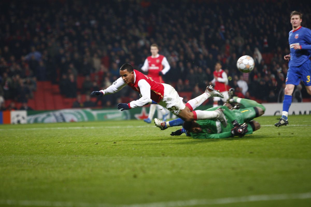 Îl mai ții minte pe românul care i-a dat gol lui Arsenal pe Emirates? E noul campion al României în Superliga feminină