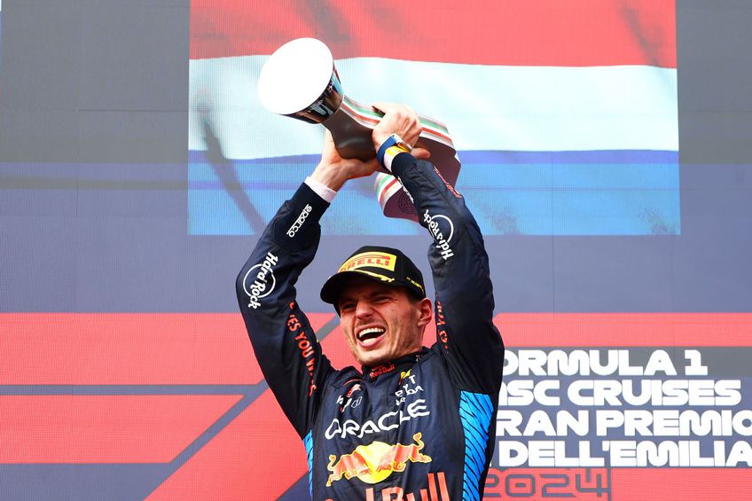 Max Verstappen sărbătorind victoria în Marele Premiu al Emilia Romagna Foto: Guliver/GettyImages