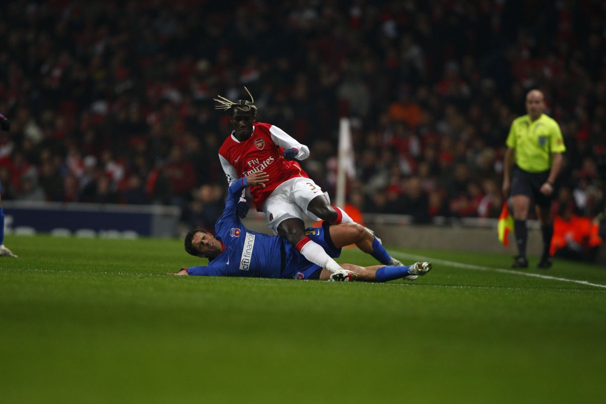 Îl mai ții minte pe românul care i-a dat gol lui Arsenal pe Emirates? E noul campion al României în Superliga feminină