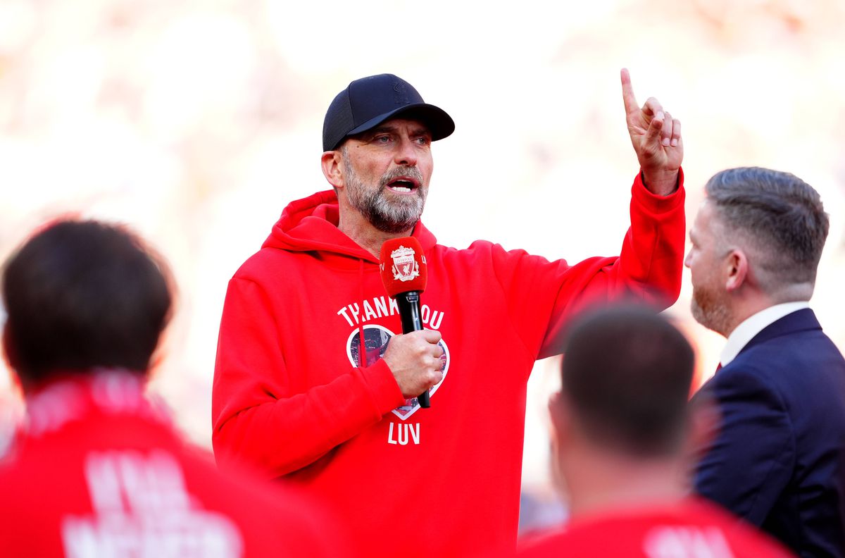 Momente fabuloase pe Anfield! » Jurgen Klopp a început să scandeze la microfon numele noului antrenor al lui Liverpool, după discursul de adio