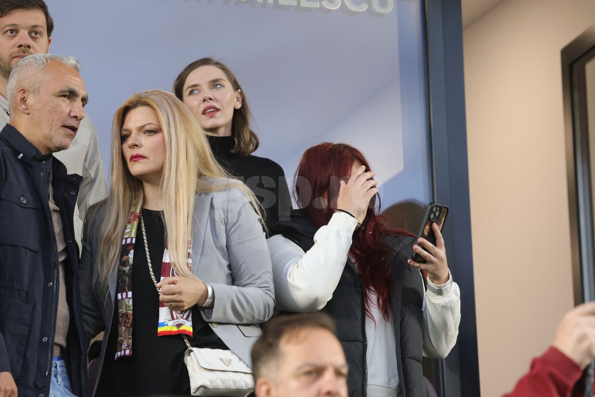 Soția lui Cristi Săpunaru, în Giulești, la Rapid - CFR/ FOTO: Ionuț Iordache (GSP)