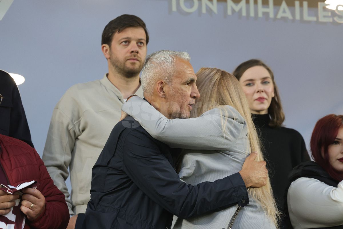 Soția lui Cristi Săpunaru, în Giulești, la Rapid - CFR/ FOTO: Ionuț Iordache (GSP)