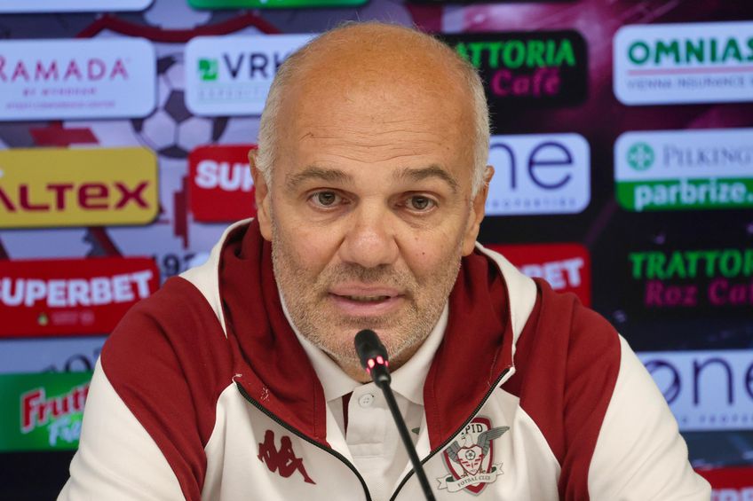 VIDEO Fără Șumudică la conferință, Cristi Petre a dezvăluit ce se întâmplă cu antrenorul: „E dărâmat, abia aștept să plecăm”