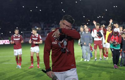 Ce făcea Marius Șumudică, în timp ce Cristi Săpunaru plângea pe teren după retragere