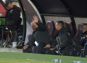 I-au cerut demisia lui Marius Șumudică în Rapid - CFR Cluj: „Lasă-ne, lasă-ne”