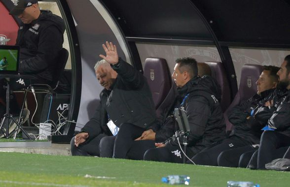 I-au cerut demisia lui Marius Șumudică în Rapid - CFR Cluj: „Lasă-ne, lasă-ne”