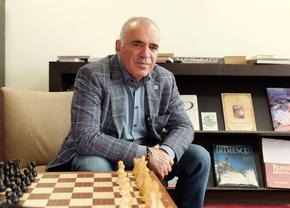 Reacția lui Garry Kasparov după alegerile prezidențiale: „O victorie pentru România și pentru viitorul ei”