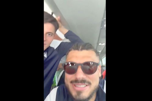 Jucătorii lui FC Argeș, „ploaie” de derapaje dezgustătoare în autocar: „Cine votează cu Nicușor să-mi mănânce mucii!”