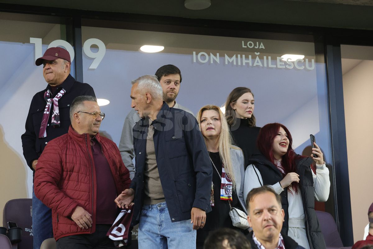 Soția lui Cristi Săpunaru, în Giulești, la Rapid - CFR/ FOTO: Ionuț Iordache (GSP)