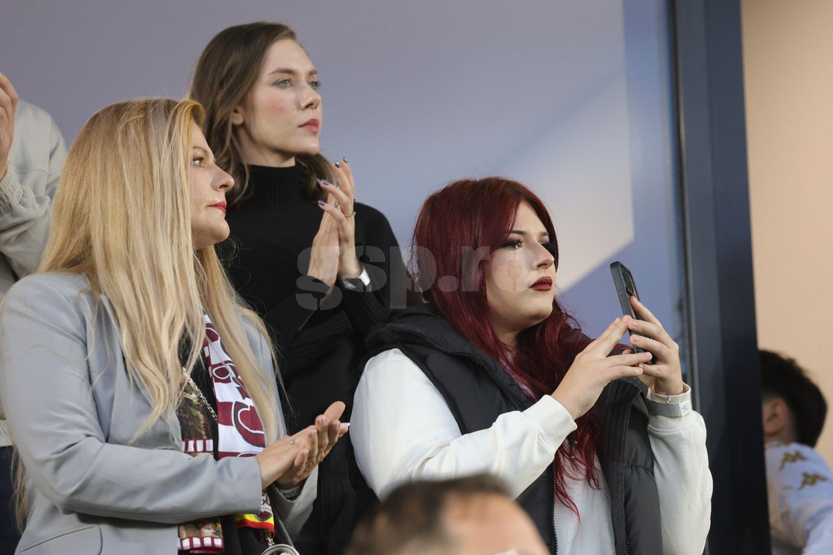 Soția lui Cristi Săpunaru, în Giulești, la Rapid - CFR/ FOTO: Ionuț Iordache (GSP)