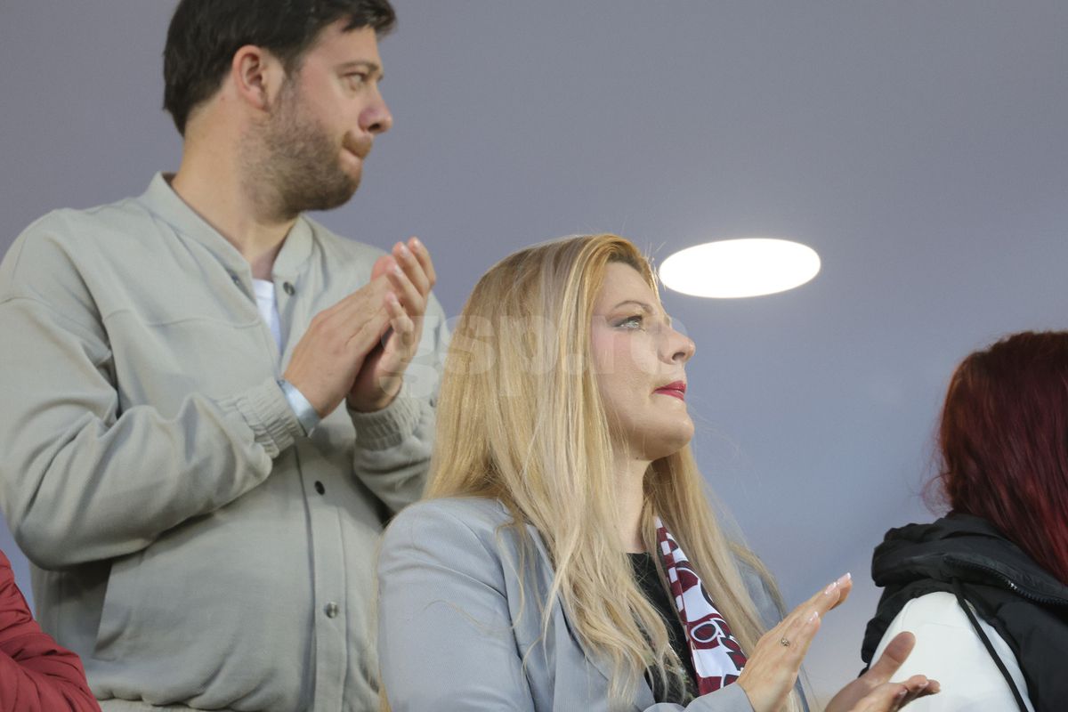 Soția lui Cristi Săpunaru, în Giulești, la Rapid - CFR/ FOTO: Ionuț Iordache (GSP)