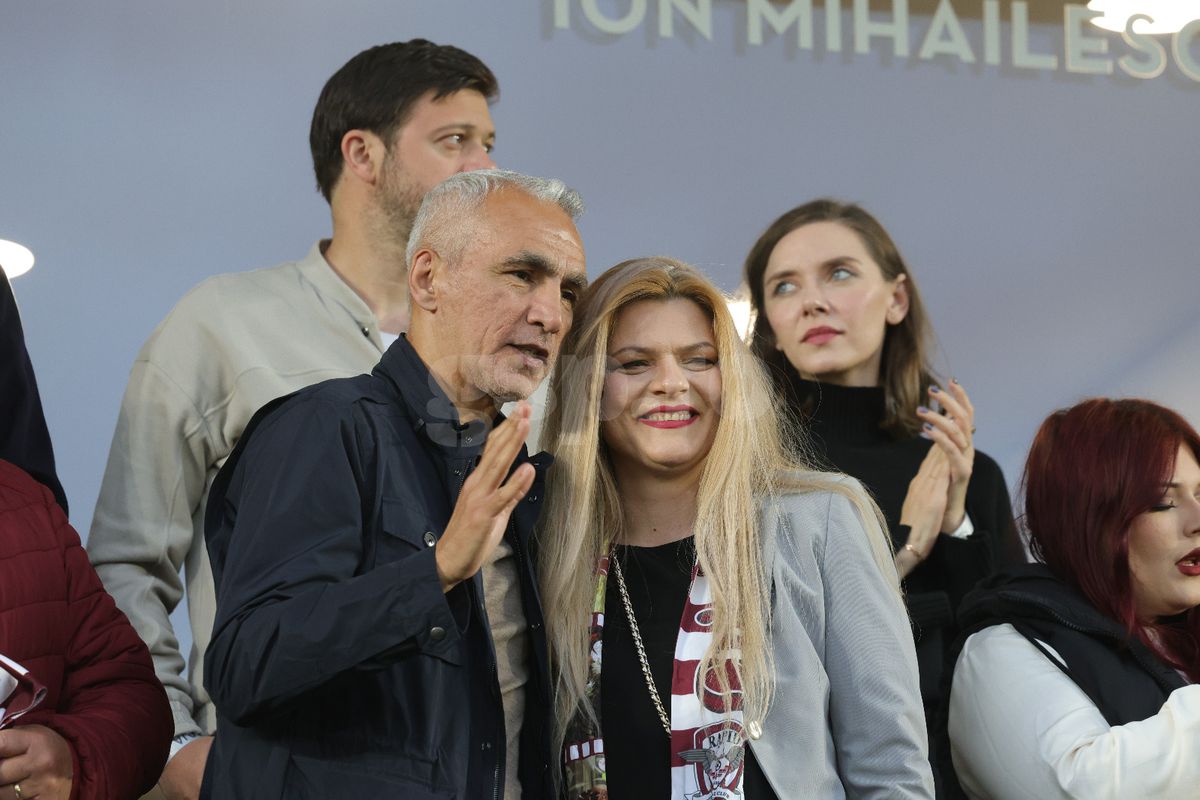 Soția lui Cristi Săpunaru, în Giulești, la Rapid - CFR/ FOTO: Ionuț Iordache (GSP)