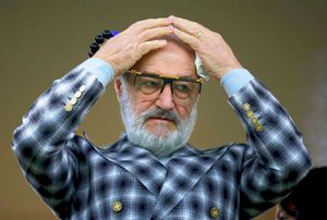 Gigi Becali a văzut deznodământul finalei Nicușor Dan - George Simion și s-a pronunțat: „Stai acasă!”