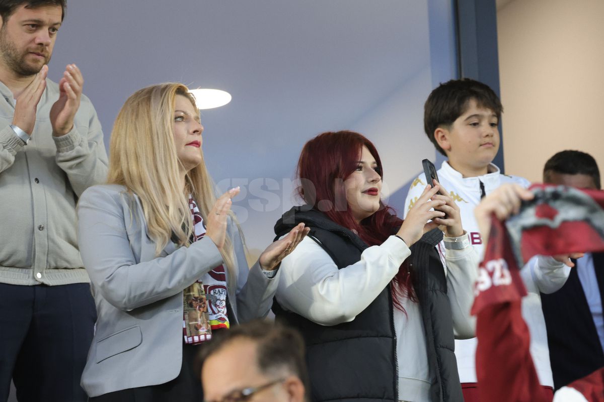 Soția lui Cristi Săpunaru, în Giulești, la Rapid - CFR/ FOTO: Ionuț Iordache (GSP)