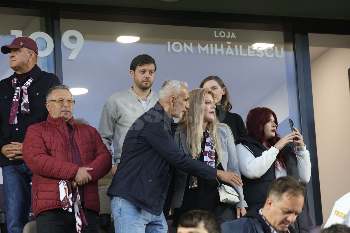 Soția lui Cristi Săpunaru, în Giulești, la Rapid - CFR/ FOTO: Ionuț Iordache (GSP)