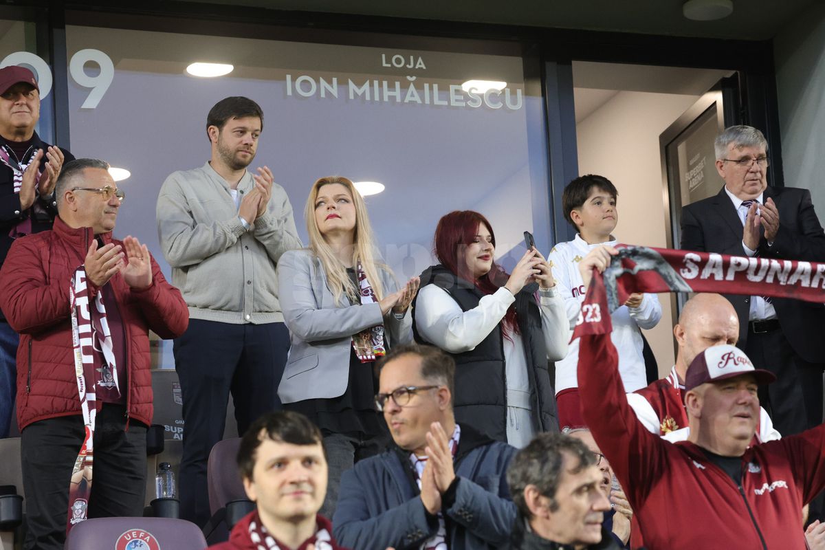 Soția lui Cristi Săpunaru, în Giulești, la Rapid - CFR/ FOTO: Ionuț Iordache (GSP)