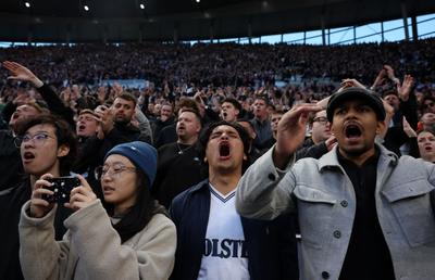 Primarul Londrei îi amenință pe fanii echipei lui Radu Drăgușin: „O să plătiți dacă Tottenham se salvează!”