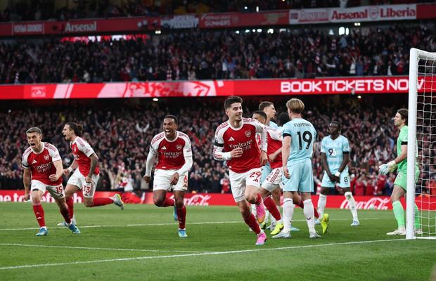Gary Neville, convins înaintea meciurilor decisive din Premier League: „Nu văd cum ar putea rata această șansă”