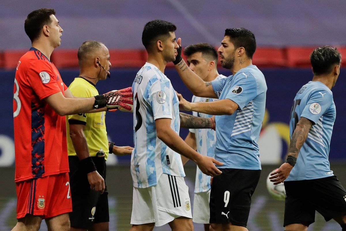 Argentina, victorie la cu Uruguay în Copa America » Messi, pasă de gol în meciul contra prietenului Suarez