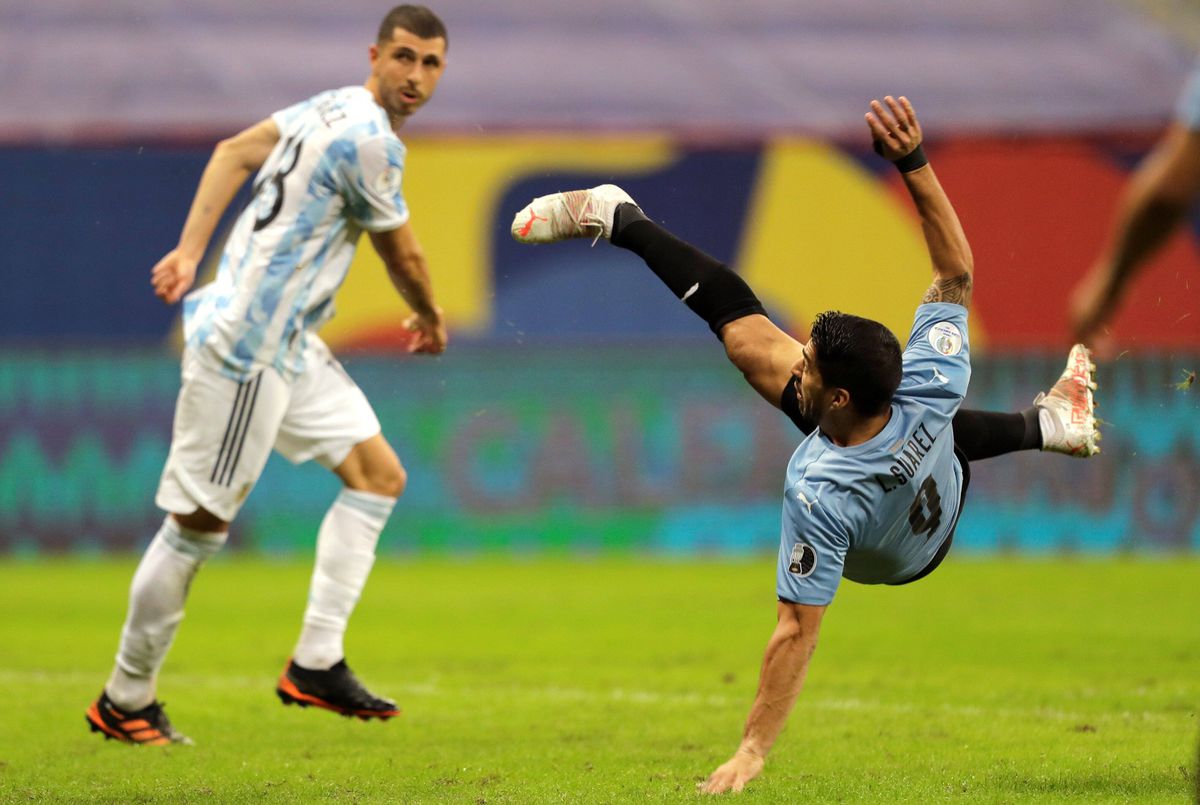 Argentina, victorie la cu Uruguay în Copa America » Messi, pasă de gol în meciul contra prietenului Suarez