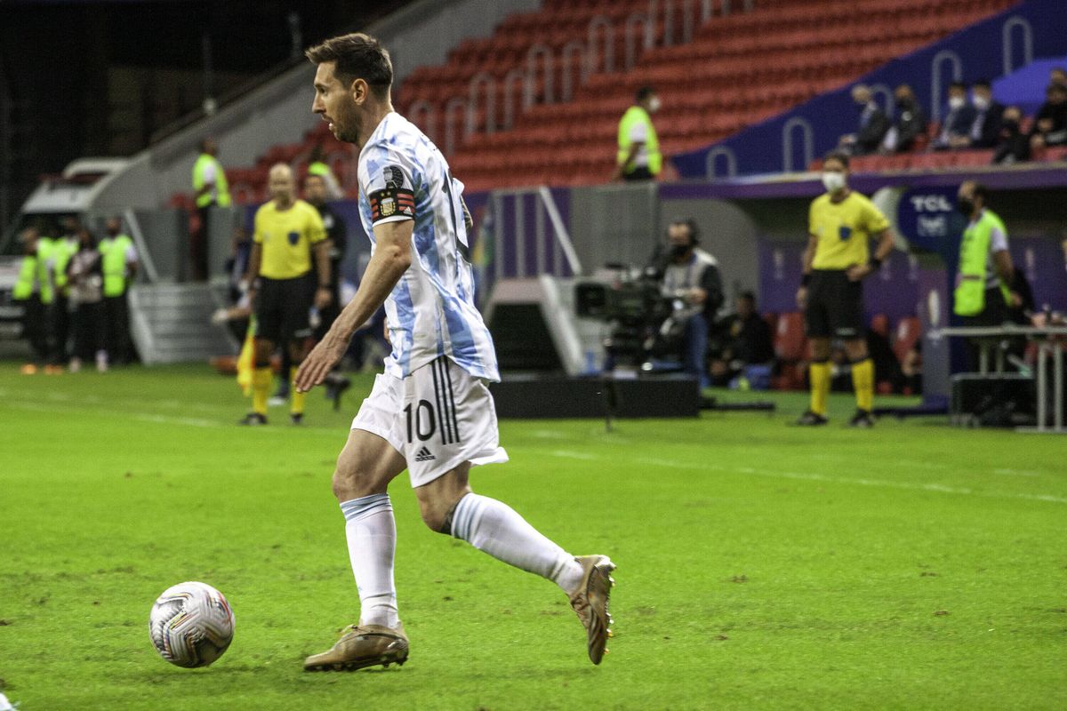 Argentina, victorie la cu Uruguay în Copa America » Messi, pasă de gol în meciul contra prietenului Suarez