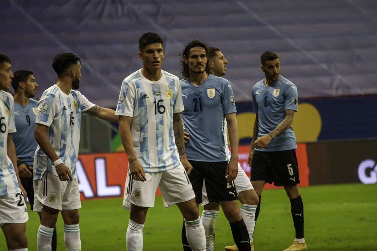 Argentina, victorie la cu Uruguay în Copa America » Messi, pasă de gol în meciul contra prietenului Suarez